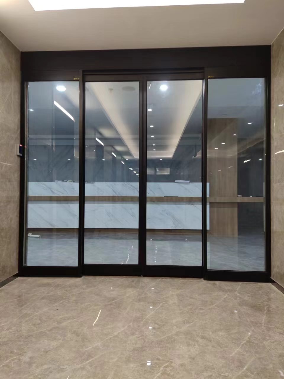 镇江市玻璃伸缩门