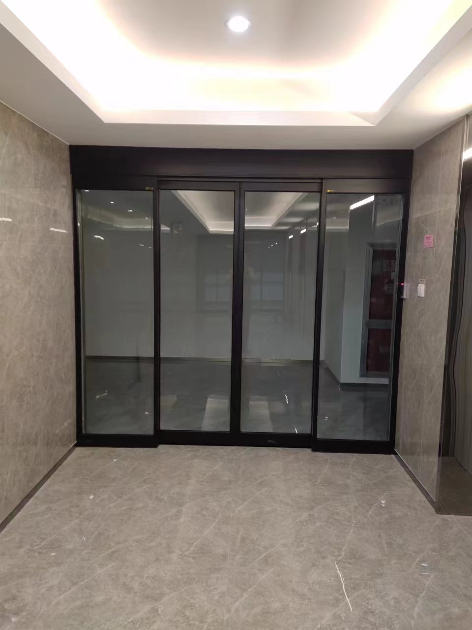 镇江市玻璃伸缩门